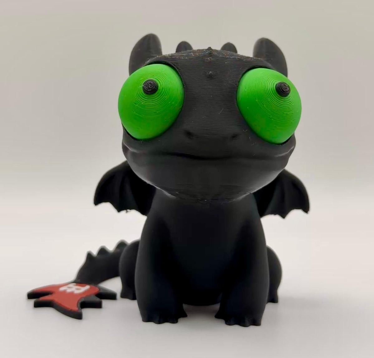 Ala Nocturna Dragón Explorador figura de colección con ojos móviles